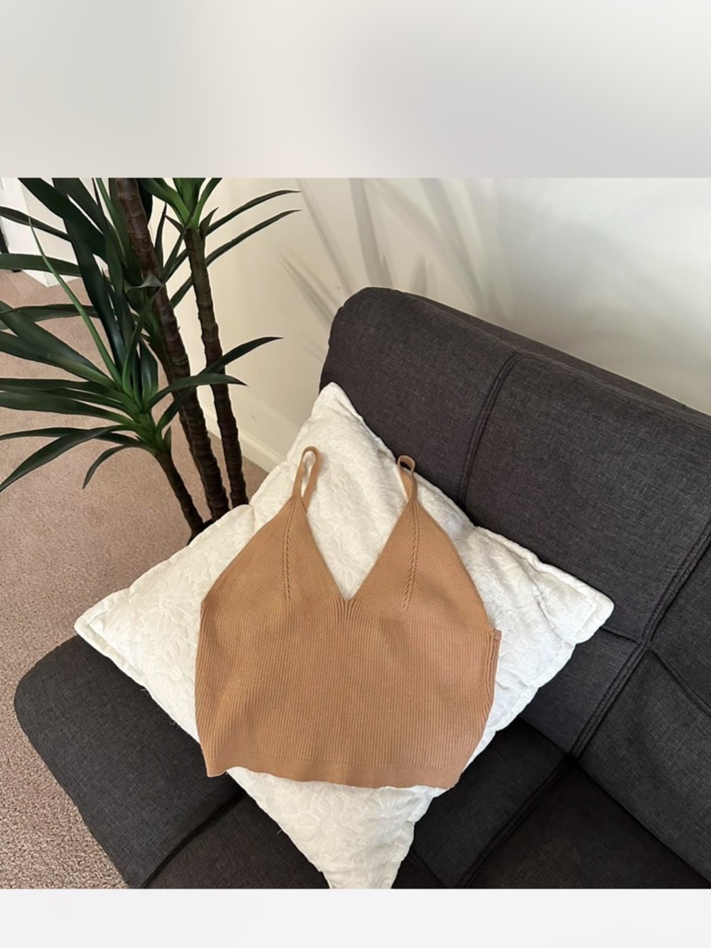 Cropped V-Neck Knit Tank Top - Camel